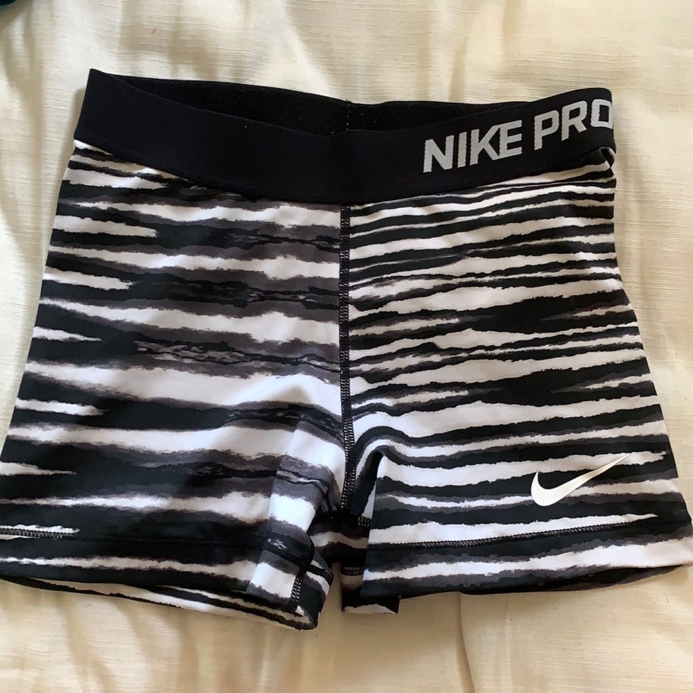 Nike pros small